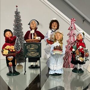 Byers Choice carolers